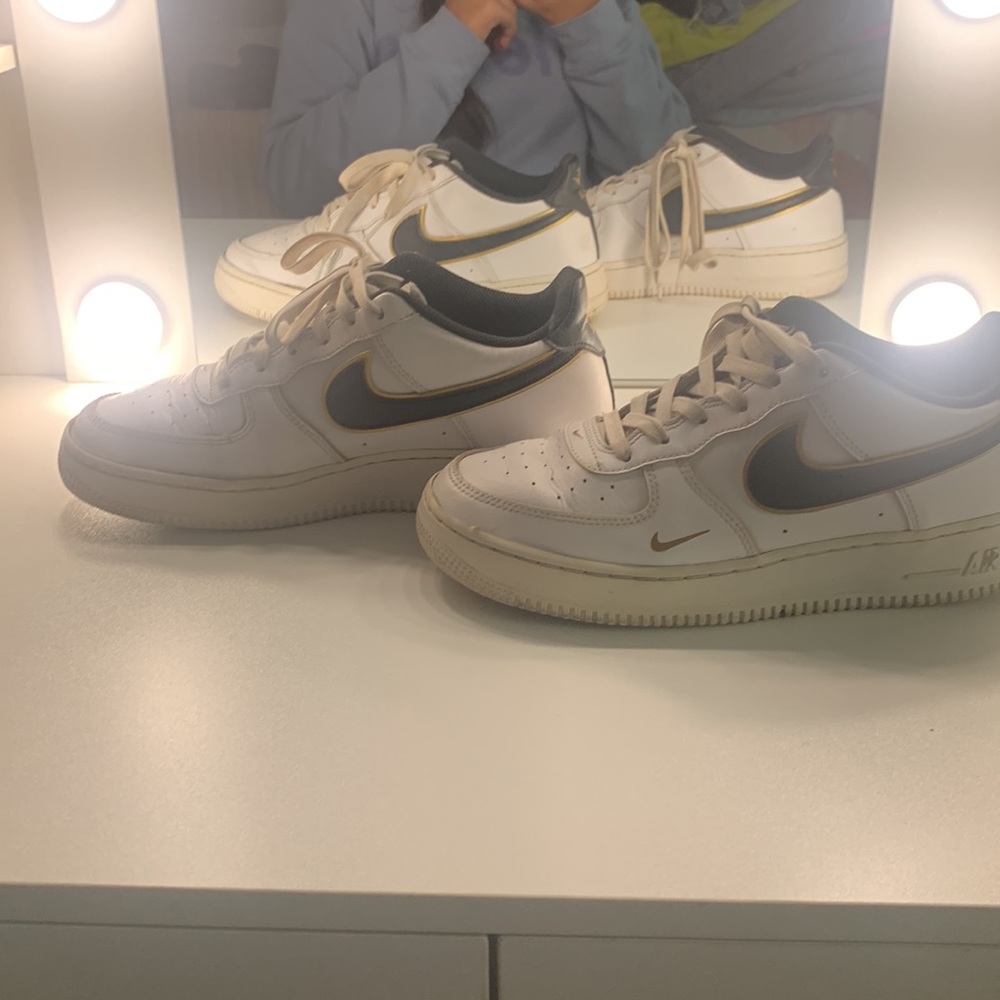 Af1 - Picture 2 of 4